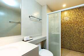 Lasalle Suites Hotel & Residence