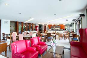 Lasalle Suites Hotel & Residence