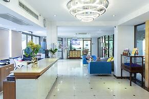 Lasalle Suites Hotel & Residence