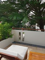 Lasalle Suites Hotel & Residence