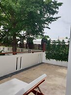 Lasalle Suites Hotel & Residence