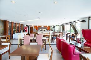 Lasalle Suites Hotel & Residence