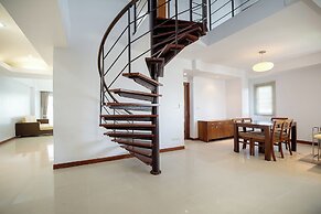 Lasalle Suites Hotel & Residence