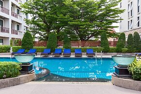 Lasalle Suites Hotel & Residence