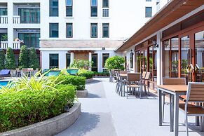 Lasalle Suites Hotel & Residence