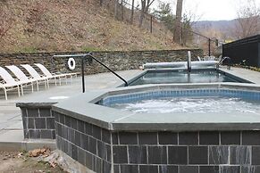 The Porches Inn at Mass MoCA