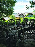 The Porches Inn at Mass MoCA