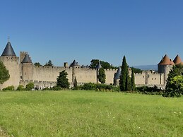 Pont Levis Hôtel By Franck Putelat