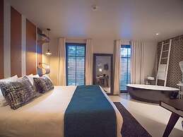 Pont Levis Hôtel By Franck Putelat