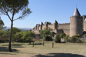 Pont Levis Hôtel By Franck Putelat