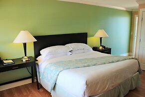 Edgewater Inn