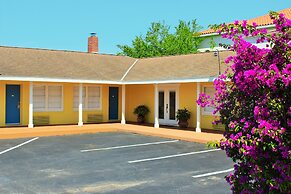 Edgewater Inn