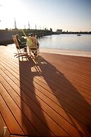 Edgewater Inn