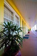 Edgewater Inn