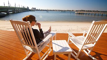 Edgewater Inn