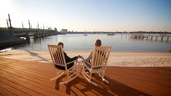 Edgewater Inn