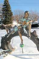 Lockport Inn & Suites