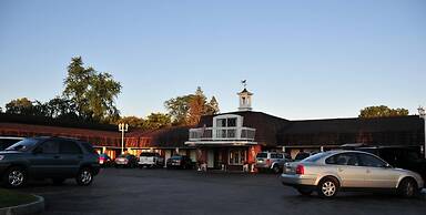 Lockport Inn & Suites