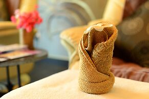 Nataya Roundhouse Coral Bay Resort and Spa