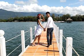 Nataya Roundhouse Coral Bay Resort and Spa