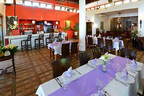 Nataya Roundhouse Coral Bay Resort and Spa