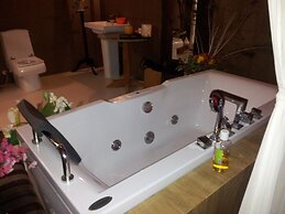 Nataya Roundhouse Coral Bay Resort and Spa