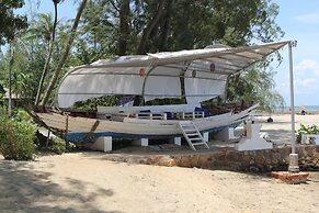 Nataya Roundhouse Coral Bay Resort and Spa