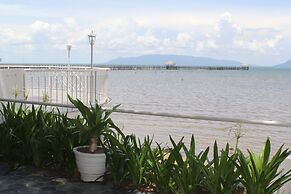 Nataya Roundhouse Coral Bay Resort and Spa