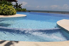 Nataya Roundhouse Coral Bay Resort and Spa