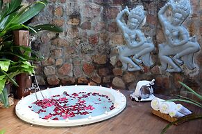 Nataya Roundhouse Coral Bay Resort and Spa