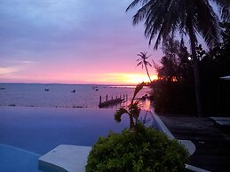 Nataya Roundhouse Coral Bay Resort and Spa