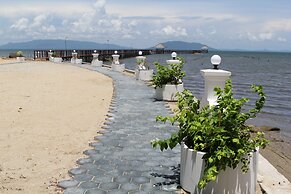 Nataya Roundhouse Coral Bay Resort and Spa