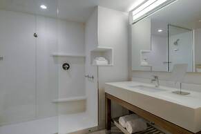 Courtyard by Marriott Winnipeg Airport