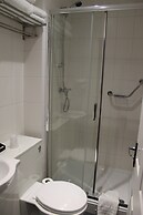 Four Saints Brig Y Don Hotel