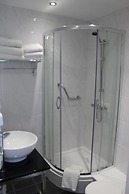 Four Saints Brig Y Don Hotel