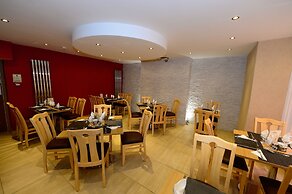 Four Saints Brig Y Don Hotel