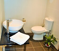 Four Saints Brig Y Don Hotel