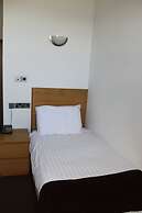 Four Saints Brig Y Don Hotel