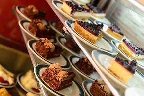 Four Saints Brig Y Don Hotel