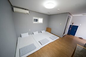 Beewon Guest House - Hostel