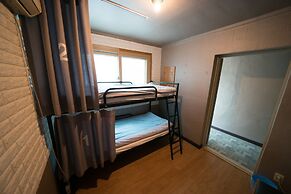 Beewon Guest House - Hostel