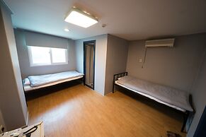 Beewon Guest House - Hostel