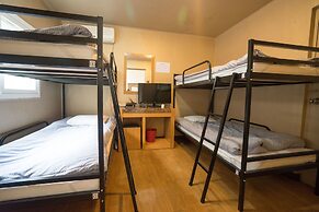 Beewon Guest House - Hostel