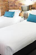 Kennedy Drive Airport Motel