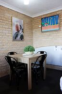 Kennedy Drive Airport Motel