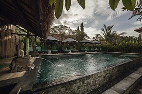 Man's Cottages and Spa