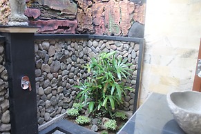 Man's Cottages and Spa