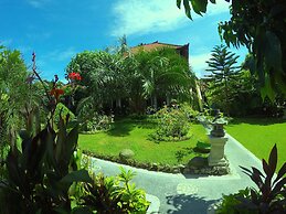 Man's Cottages and Spa