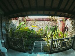 Man's Cottages and Spa