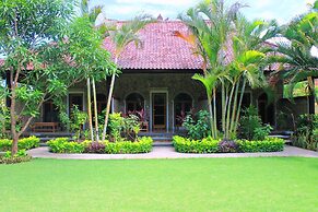 Man's Cottages and Spa